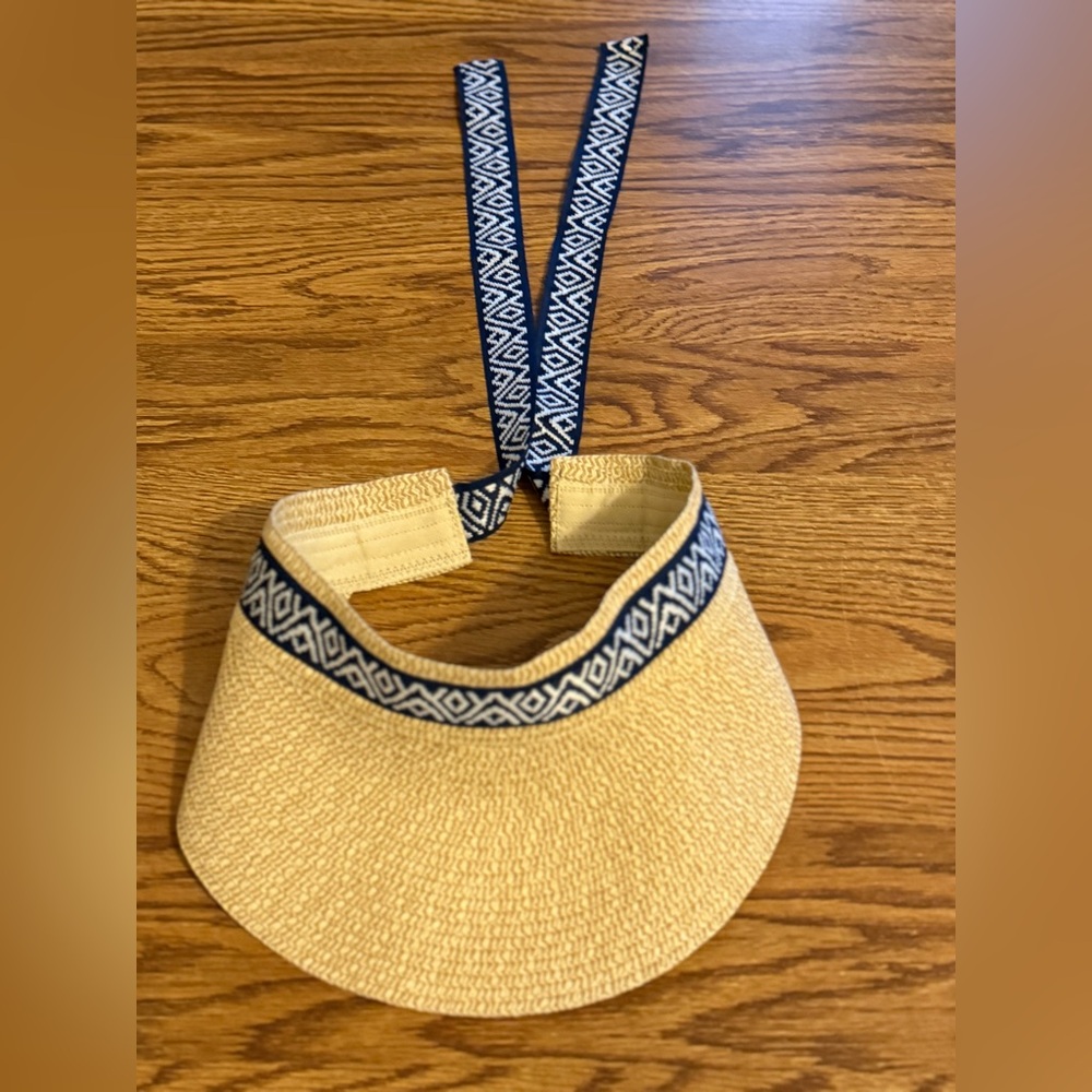 Stylish Tan Visor Hat with Black Patterned Band